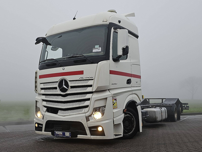 Mercedes-Benz ACTROS 2540 - Kamion sa golom šasijom i zatvorenom kabinom: slika 1 Mercedes-Benz ACTROS 2540 - Kamion sa golom šasijom i zatvorenom kabinom: slika 1
