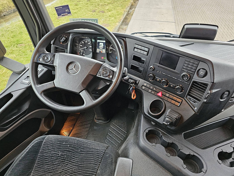 Interior photo 1: Hladnjača Mercedes-Benz ANTOS 1824
