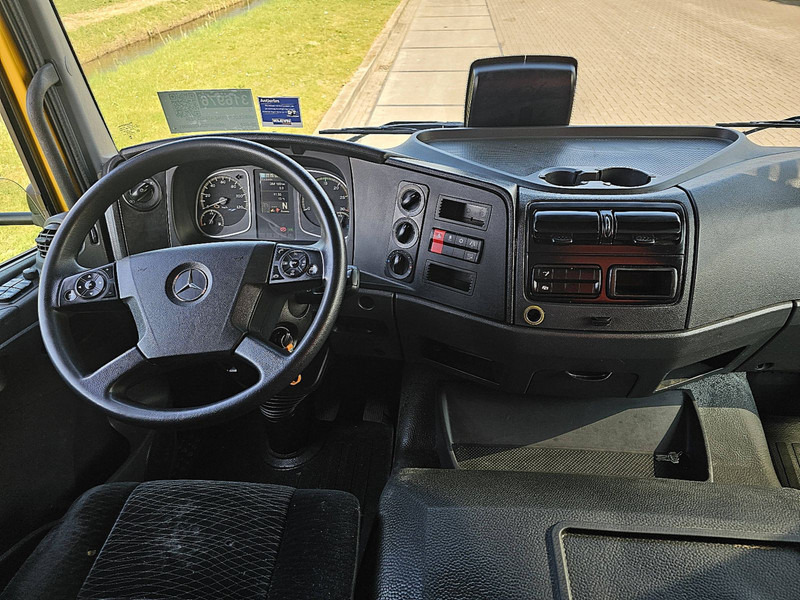 Interior photo 2: Hladnjača Mercedes-Benz ATEGO 1224 CARRIER TAILLIFT