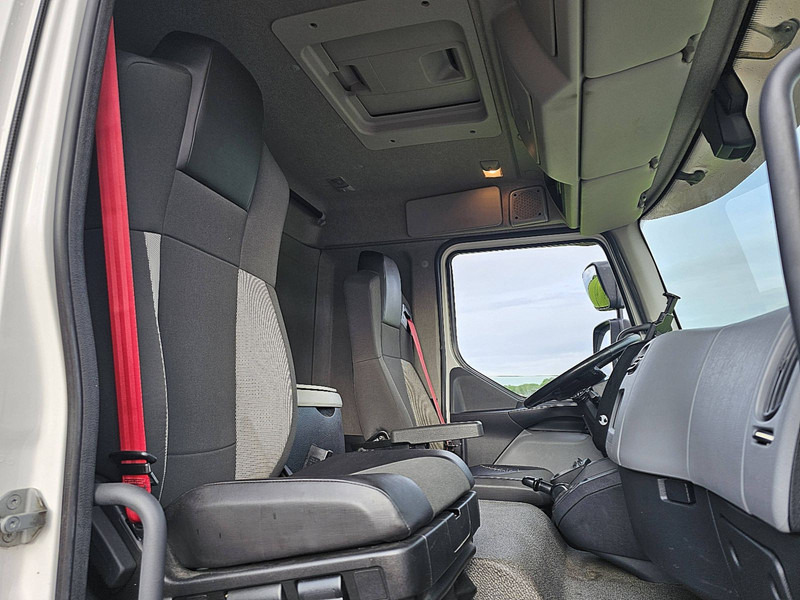 Kamion sa zatvorenim sandukom Renault D 210 11.9T AIRCO TAILLIFT: slika 7