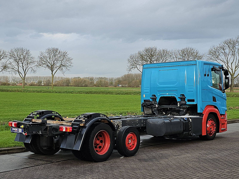 Scania P450 - Kamion sa golom šasijom i zatvorenom kabinom: slika 3 Scania P450 - Kamion sa golom šasijom i zatvorenom kabinom: slika 3