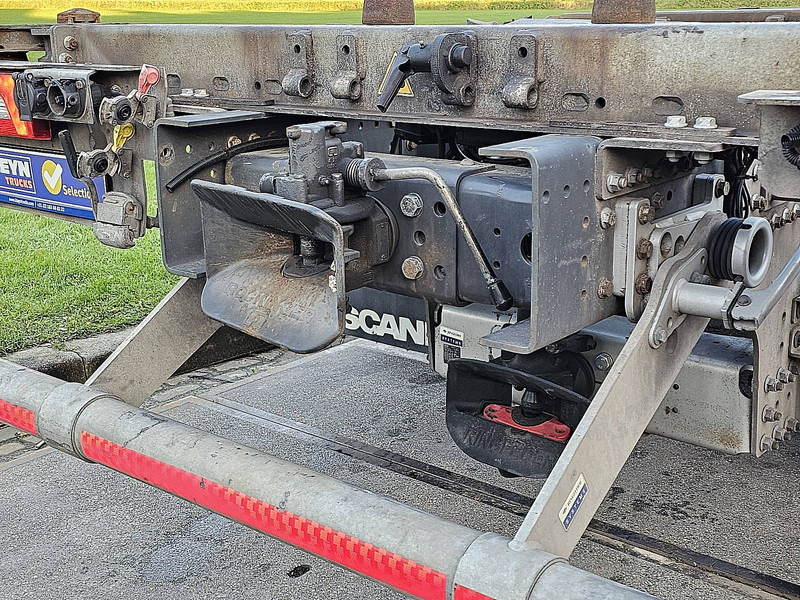 Kamion za prevoz kontejnera/ Kamion sa promenjivim sandukom Scania R410 6X2*4 RET. CNG GAS: slika 15 Kamion za prevoz kontejnera/ Kamion sa promenjivim sandukom Scania R410 6X2*4 RET. CNG GAS: slika 15