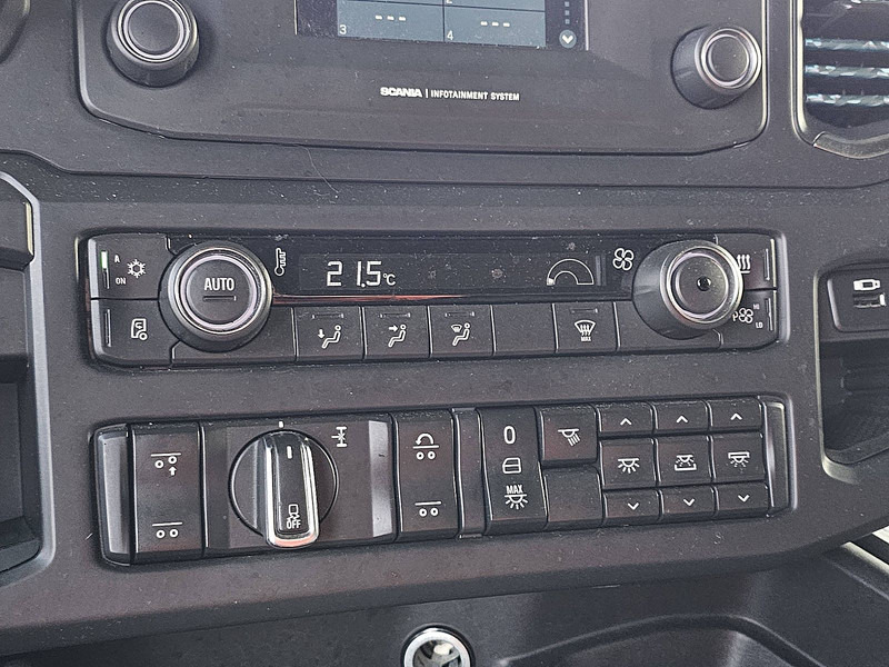 Kamion za prevoz kontejnera/ Kamion sa promenjivim sandukom Scania R410 6X2*4 RET. CNG GAS: slika 11 Kamion za prevoz kontejnera/ Kamion sa promenjivim sandukom Scania R410 6X2*4 RET. CNG GAS: slika 11