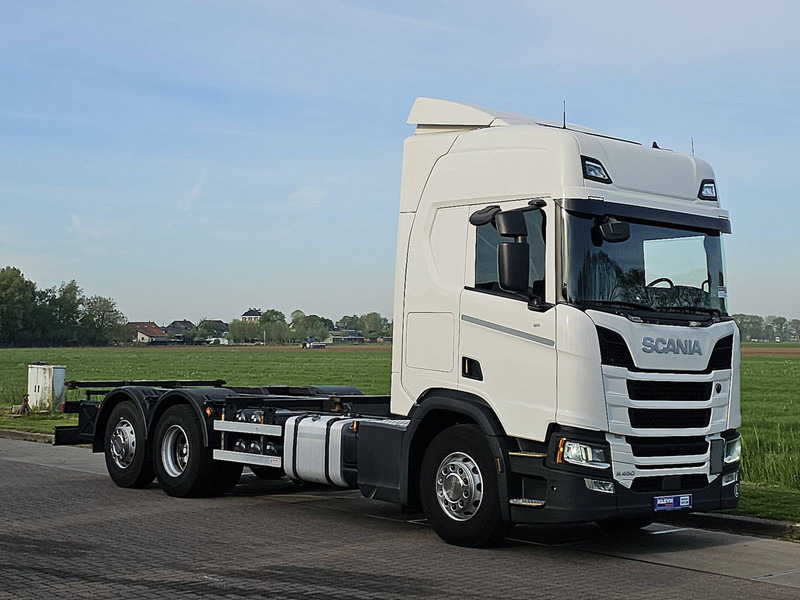 Scania R450 6X2*4 RET. LED WB475 - Kamion za prevoz kontejnera/ Kamion sa promenjivim sandukom: slika 5 Scania R450 6X2*4 RET. LED WB475 - Kamion za prevoz kontejnera/ Kamion sa promenjivim sandukom: slika 5