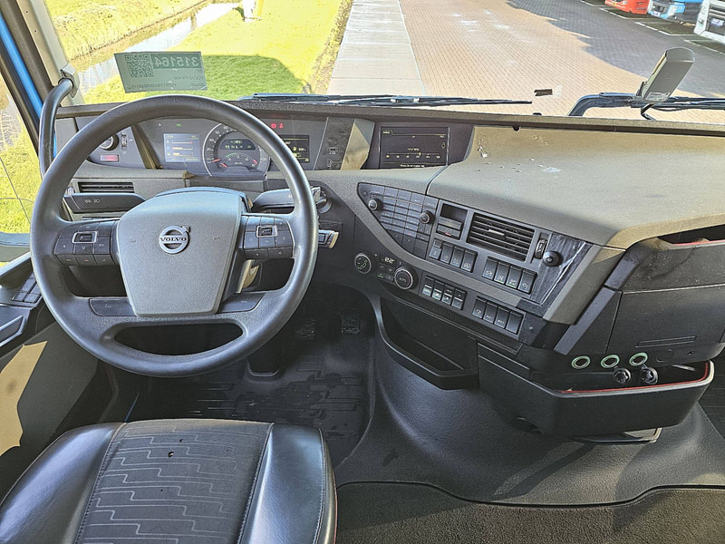Interior photo 1: Tegljač Volvo FH 460 PTO SKIRTS VEB+