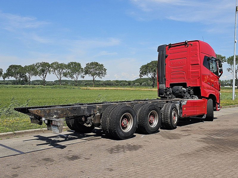 Volvo FH 650 8X4 RETARDER - Kamion sa golom šasijom i zatvorenom kabinom: slika 3 Volvo FH 650 8X4 RETARDER - Kamion sa golom šasijom i zatvorenom kabinom: slika 3