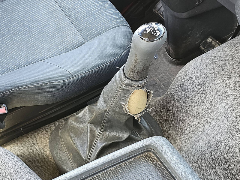 Volvo FM 11.330 6X2 MANUAL WB460 Volvo FM 11.330 6X2 MANUAL WB460: slika 11 Volvo FM 11.330 6X2 MANUAL WB460 Volvo FM 11.330 6X2 MANUAL WB460: slika 11