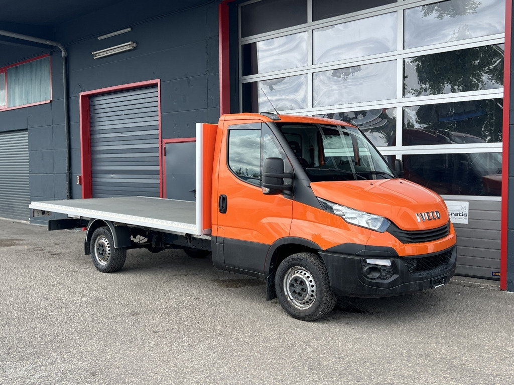 Iveco Daily 35S14 MAXI 4,35m Plattform Klima Kamera - Dostavno vozilo sa otvorenom sandukom: slika 1 Iveco Daily 35S14 MAXI 4,35m Plattform Klima Kamera - Dostavno vozilo sa otvorenom sandukom: slika 1