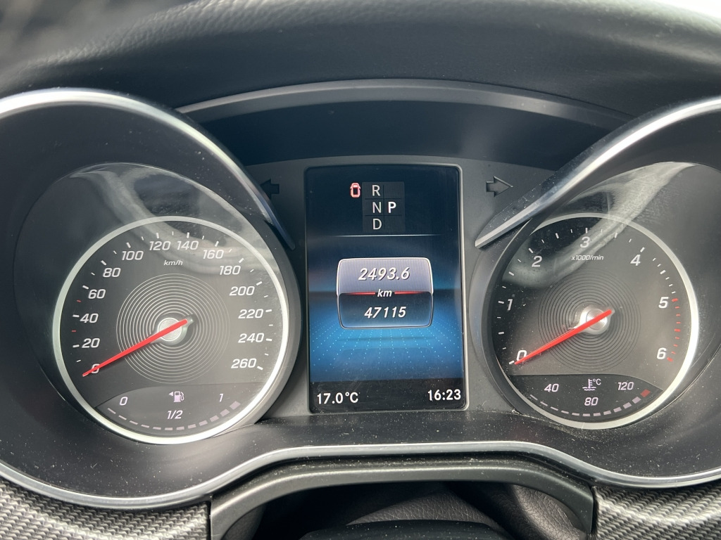 Mercedes-Benz V 300 d AVANTGARDE AMG line kompakt Burmester - Automobil: slika 4 Mercedes-Benz V 300 d AVANTGARDE AMG line kompakt Burmester - Automobil: slika 4