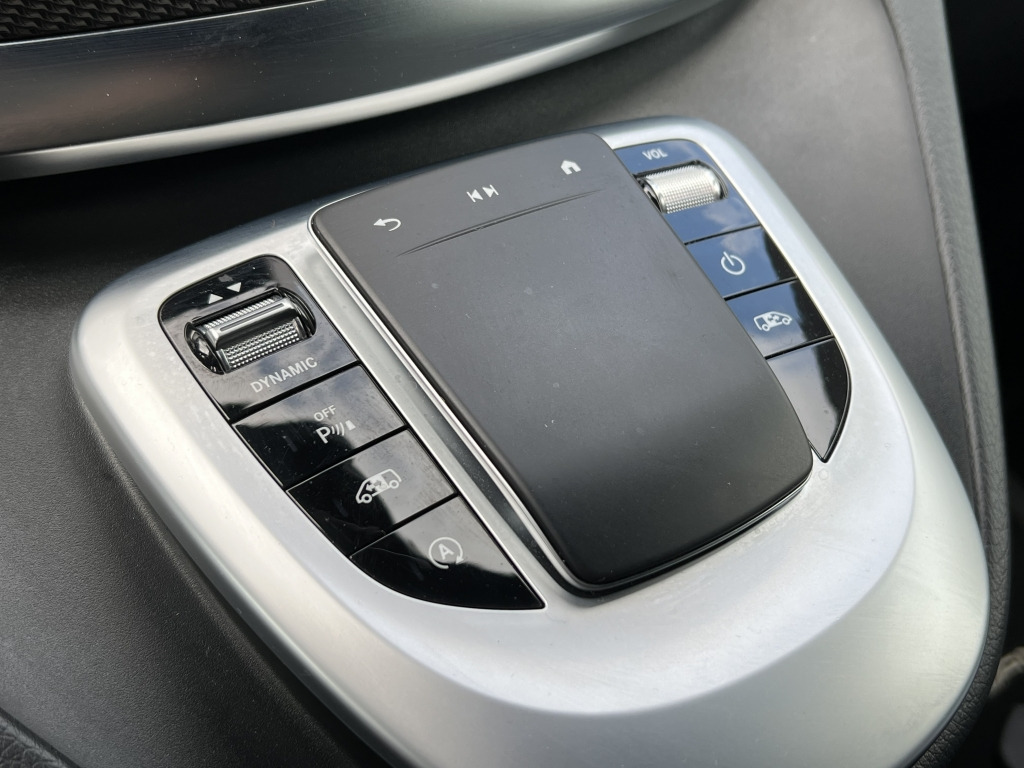 Mercedes-Benz V 300 d AVANTGARDE AMG line kompakt Burmester - Automobil: slika 5 Mercedes-Benz V 300 d AVANTGARDE AMG line kompakt Burmester - Automobil: slika 5