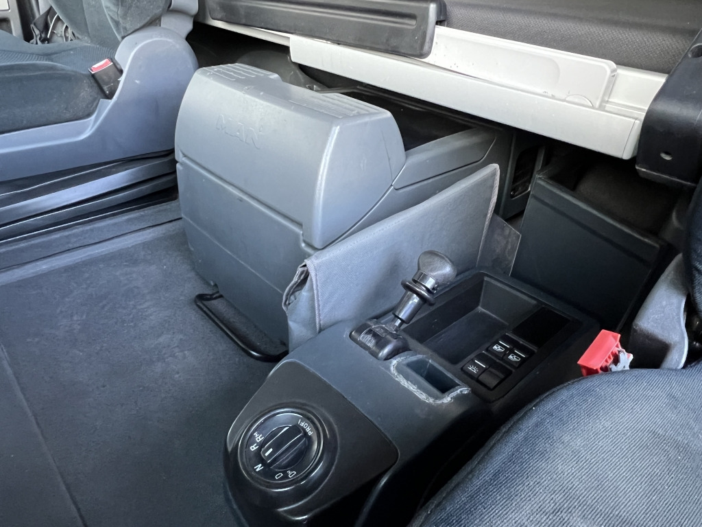 MAN TGX 18.440 Eu6 Klimaaut. Motorbremse Kühlschrank - Tegljač: slika 4 MAN TGX 18.440 Eu6 Klimaaut. Motorbremse Kühlschrank - Tegljač: slika 4