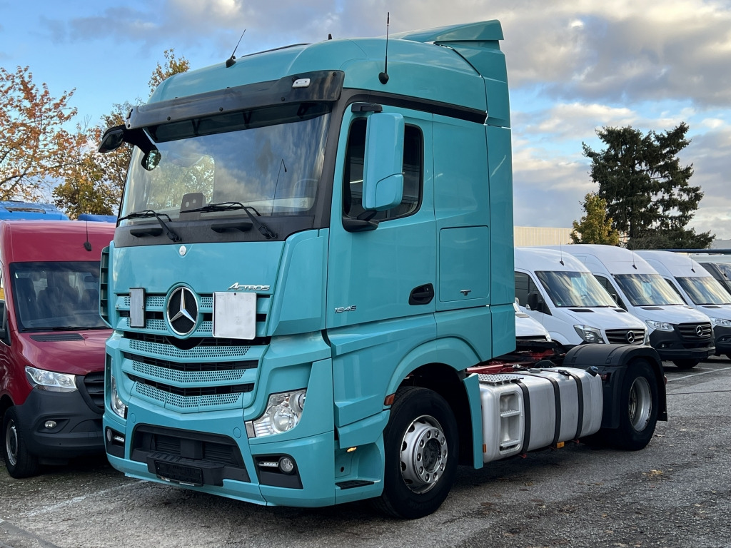 Mercedes-Benz Actros 1845 Klimaautom. Retarder 2x Nebenantrieb - Tegljač: slika 1 Mercedes-Benz Actros 1845 Klimaautom. Retarder 2x Nebenantrieb - Tegljač: slika 1