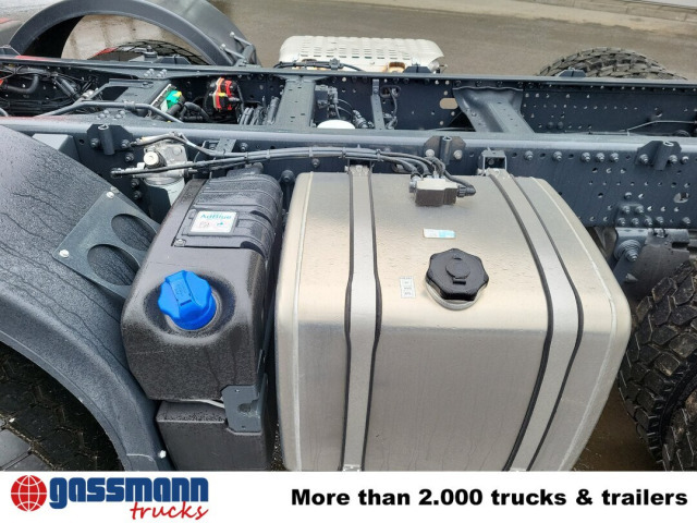 Iveco T-Way AT410T51 8x4, Retarder, Nebenantrieb, 4x - Kamion sa golom šasijom i zatvorenom kabinom: slika 2 Iveco T-Way AT410T51 8x4, Retarder, Nebenantrieb, 4x - Kamion sa golom šasijom i zatvorenom kabinom: slika 2