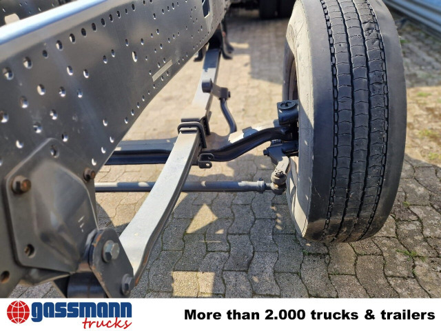 Iveco Trakker AD260T45 6x4, BRANDSCHADEN FAHRERHAUS! - Kamion sa golom šasijom i zatvorenom kabinom: slika 4 Iveco Trakker AD260T45 6x4, BRANDSCHADEN FAHRERHAUS! - Kamion sa golom šasijom i zatvorenom kabinom: slika 4