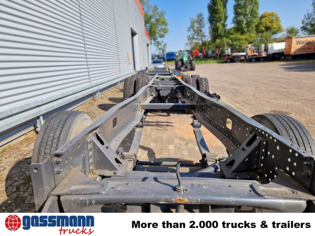 Iveco Trakker AD260T45 6x4, BRANDSCHADEN FAHRERHAUS! - Kamion sa golom šasijom i zatvorenom kabinom: slika 2 Iveco Trakker AD260T45 6x4, BRANDSCHADEN FAHRERHAUS! - Kamion sa golom šasijom i zatvorenom kabinom: slika 2