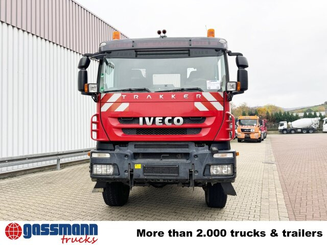 Kamion sa golom šasijom i zatvorenom kabinom Iveco Trakker AD260T45W 6x6: slika 6