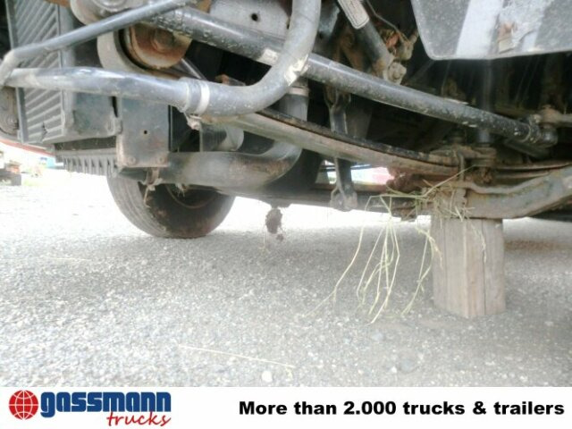 MAN L33 8.180 C 4x2, Unfallfahrzeug mit - Kamion sa zatvorenim sandukom: slika 3 MAN L33 8.180 C 4x2, Unfallfahrzeug mit - Kamion sa zatvorenim sandukom: slika 3