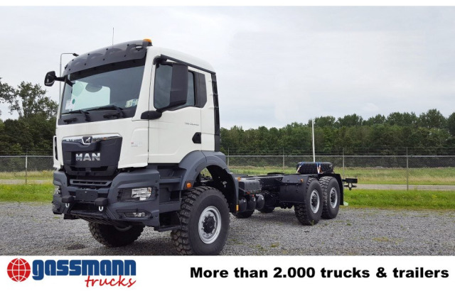 MAN TGS 33.440 6x6 BB CH, Euro2, Einzelbereifung - Kamion sa golom šasijom i zatvorenom kabinom: slika 2 MAN TGS 33.440 6x6 BB CH, Euro2, Einzelbereifung - Kamion sa golom šasijom i zatvorenom kabinom: slika 2