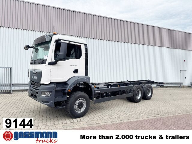MAN TGS 33.480 6x6 BB CH, Hohe Bauart, Nebenantrieb - Kamion sa golom šasijom i zatvorenom kabinom: slika 1 MAN TGS 33.480 6x6 BB CH, Hohe Bauart, Nebenantrieb - Kamion sa golom šasijom i zatvorenom kabinom: slika 1