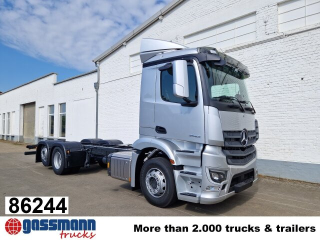 Mercedes-Benz Actros 2553 LL 6x2, Retarder, Liftachse, - Kamion sa golom šasijom i zatvorenom kabinom: slika 1 Mercedes-Benz Actros 2553 LL 6x2, Retarder, Liftachse, - Kamion sa golom šasijom i zatvorenom kabinom: slika 1
