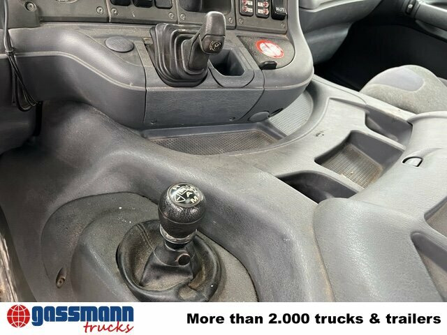 Scania 124G 420 4x2, Retarder - Kamion sa golom šasijom i zatvorenom kabinom: slika 4 Scania 124G 420 4x2, Retarder - Kamion sa golom šasijom i zatvorenom kabinom: slika 4