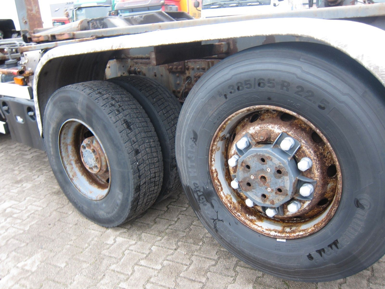 Volvo FH 460 Globe 8X2 Haken 25T Manual Ap-Achse - Kamion sa hidrauličnom kukom: slika 5 Volvo FH 460 Globe 8X2 Haken 25T Manual Ap-Achse - Kamion sa hidrauličnom kukom: slika 5