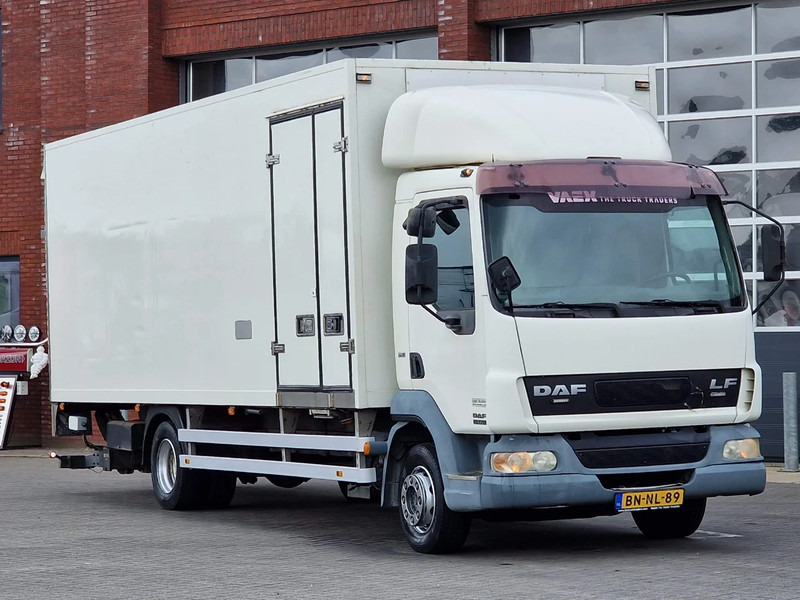 DAF LF 45.170 - Box - Loadlift - Manual gearbox - Old Tacho - Kamion sa zatvorenim sandukom: slika 1 DAF LF 45.170 - Box - Loadlift - Manual gearbox - Old Tacho - Kamion sa zatvorenim sandukom: slika 1