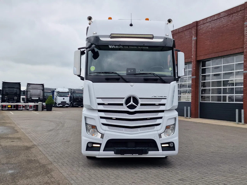 Mercedes-Benz Actros 1942 4x2 - Box with Loadlift - Full air + Pacton Trailer Loadlift - Heating system - Kamion sa zatvorenim sandukom: slika 2 Mercedes-Benz Actros 1942 4x2 - Box with Loadlift - Full air + Pacton Trailer Loadlift - Heating system - Kamion sa zatvorenim sandukom: slika 2