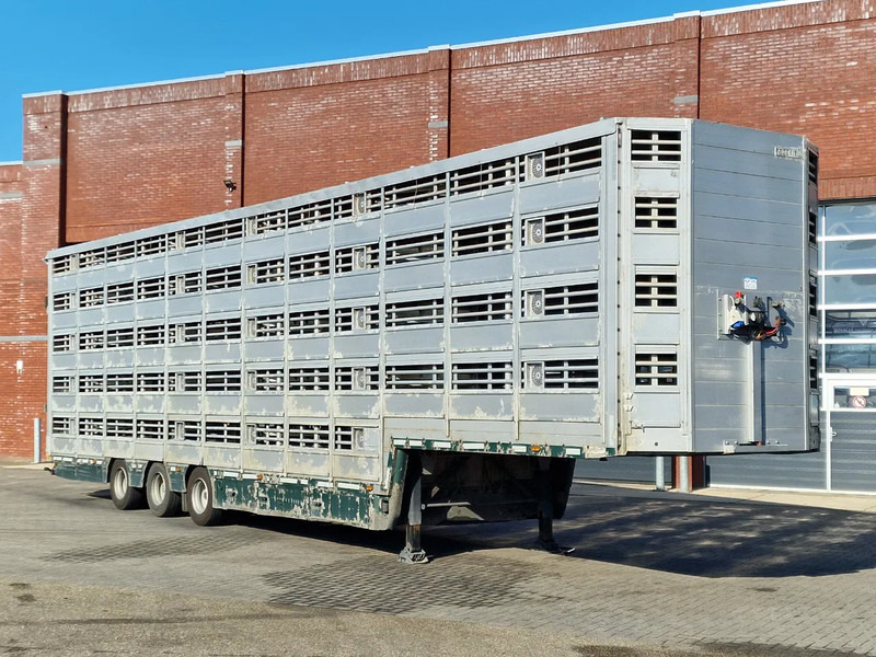 Pezzaioli 5 deck livestock trailer - Water & Ventilation - Loadlift - Folding floors - BPW Axle - 155M3 - Poluprikolica za prevoz stoke: slika 4 Pezzaioli 5 deck livestock trailer - Water & Ventilation - Loadlift - Folding floors - BPW Axle - 155M3 - Poluprikolica za prevoz stoke: slika 4