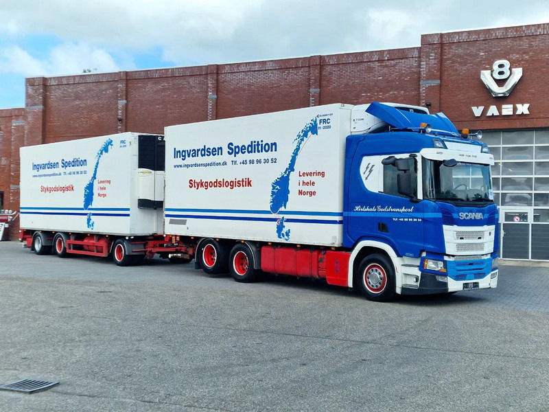 Scania R500 NGS B6X2NB / Trailer-Bygg 12-2004 / Frigobox Sidedoors / Rohrbahen / hooks - Hladnjača: slika 1 Scania R500 NGS B6X2NB / Trailer-Bygg 12-2004 / Frigobox Sidedoors / Rohrbahen / hooks - Hladnjača: slika 1