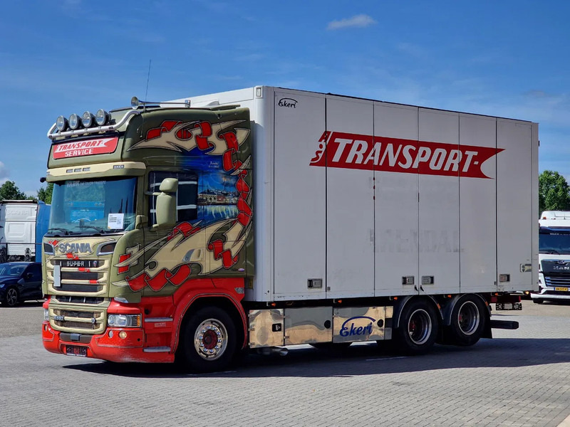 Scania R580 V8 Topline 6x2 - Box with sidedoors - Retarder - Full air - 4.55WB - Kamion sa zatvorenim sandukom: slika 3 Scania R580 V8 Topline 6x2 - Box with sidedoors - Retarder - Full air - 4.55WB - Kamion sa zatvorenim sandukom: slika 3