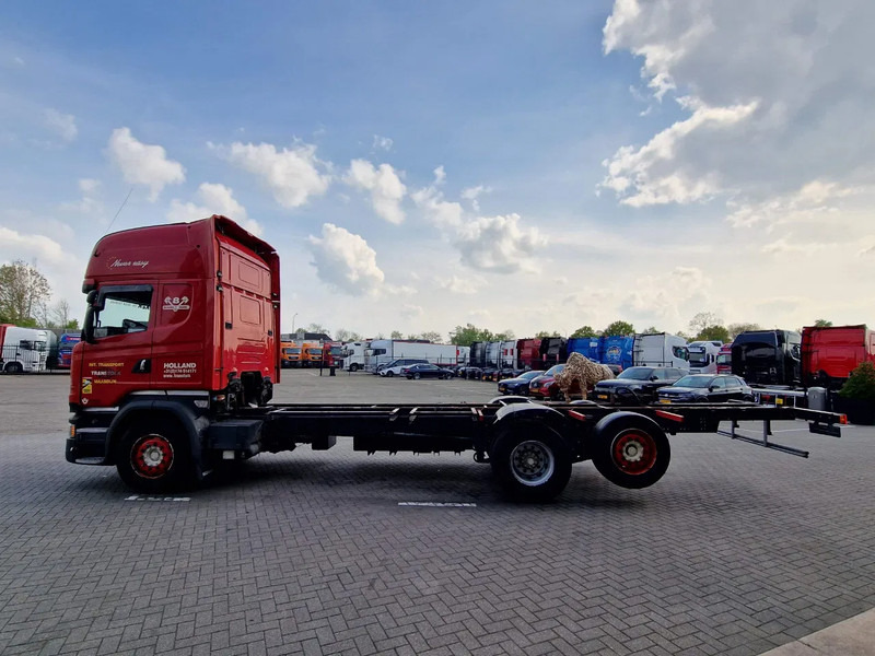Scania R730 Topline 6x2*4 - Retarder - King of the Road - Night clima - Steering axle - Leather - Kamion sa golom šasijom i zatvorenom kabinom: slika 4 Scania R730 Topline 6x2*4 - Retarder - King of the Road - Night clima - Steering axle - Leather - Kamion sa golom šasijom i zatvorenom kabinom: slika 4