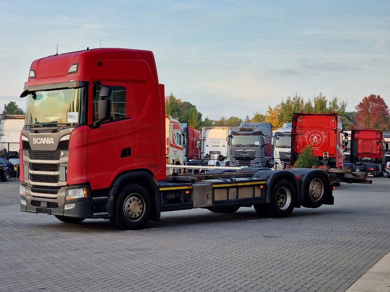 Scania S500 NGS Highline 6x2 - BDF - Full air - Navi - Retarder - Kamion za prevoz kontejnera/ Kamion sa promenjivim sandukom: slika 3 Scania S500 NGS Highline 6x2 - BDF - Full air - Navi - Retarder - Kamion za prevoz kontejnera/ Kamion sa promenjivim sandukom: slika 3