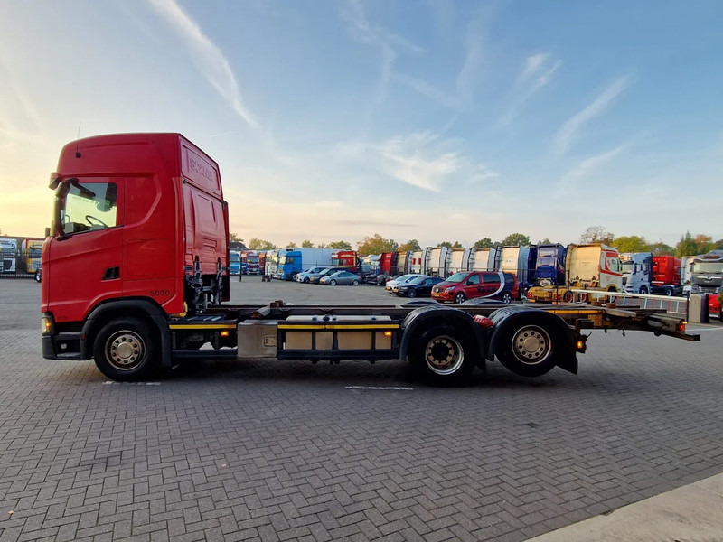 Scania S500 NGS Highline 6x2 - BDF - Full air - Navi - Retarder - Kamion za prevoz kontejnera/ Kamion sa promenjivim sandukom: slika 4 Scania S500 NGS Highline 6x2 - BDF - Full air - Navi - Retarder - Kamion za prevoz kontejnera/ Kamion sa promenjivim sandukom: slika 4