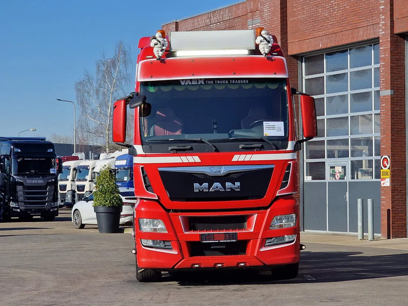 MAN TGX 26.560 XXL 6x2/4 - Custom interior - Steering axle - Euro 6 - AS Tronic - Tegljač: slika 2 MAN TGX 26.560 XXL 6x2/4 - Custom interior - Steering axle - Euro 6 - AS Tronic - Tegljač: slika 2