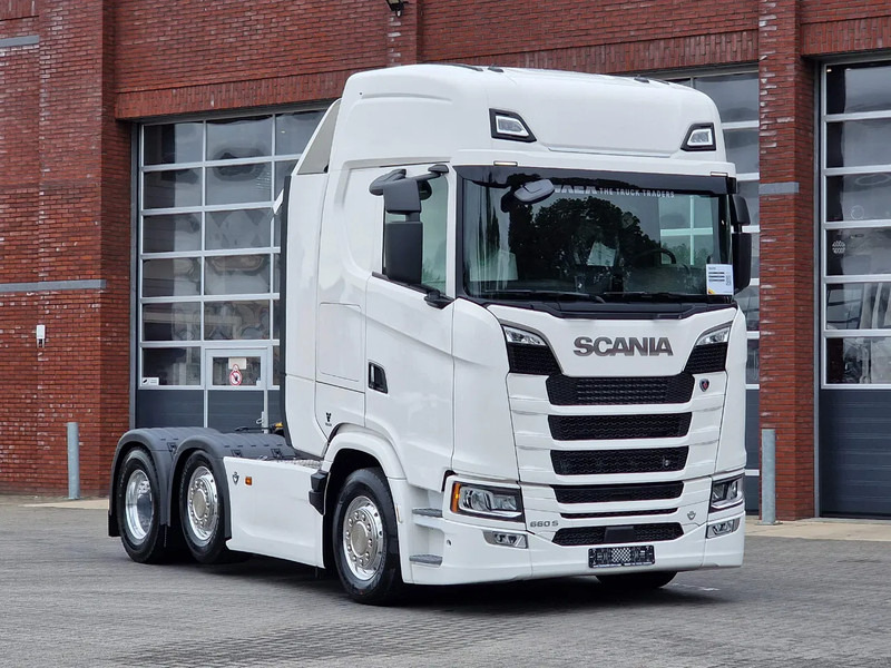Scania 660S V8 NGS Highline 6x2/4 - New - Full spec - Retarder - Night clima - Leather - Led - Alcoa - Tegljač: slika 1 Scania 660S V8 NGS Highline 6x2/4 - New - Full spec - Retarder - Night clima - Leather - Led - Alcoa - Tegljač: slika 1