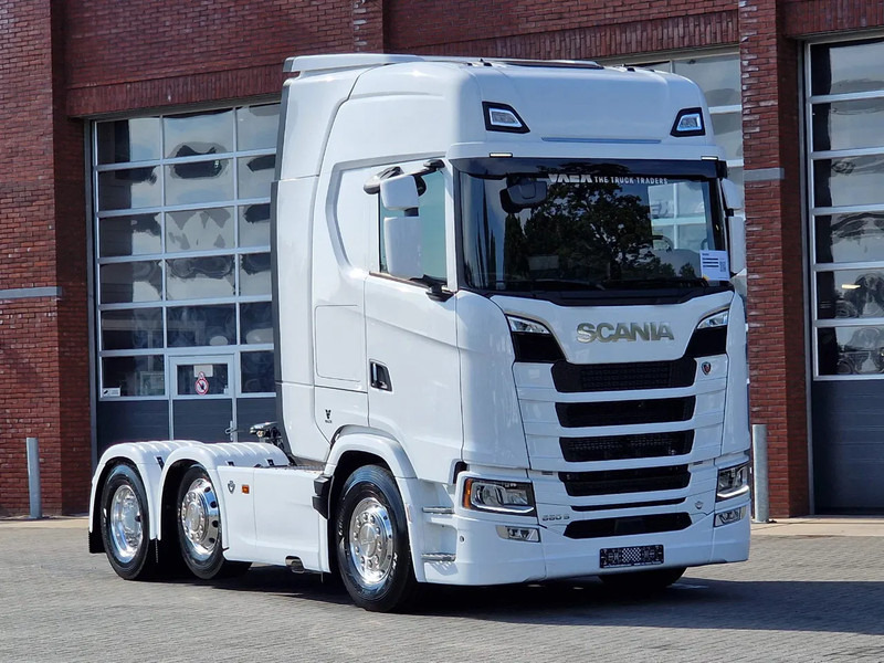 Scania 660S V8 NGS Highline 6x2/4 - New - Full spec - Retarder - Night clima - Led - Leather - Navi - Tegljač: slika 1 Scania 660S V8 NGS Highline 6x2/4 - New - Full spec - Retarder - Night clima - Led - Leather - Navi - Tegljač: slika 1