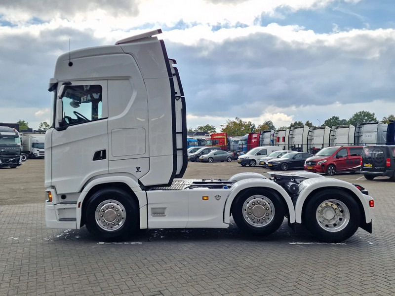 Scania 770S V8 NGS Highline 6x2/4 - New - Old dashboard - Full spec - Retarder - Night clima - Led - Leather - Navi - Tegljač: slika 4 Scania 770S V8 NGS Highline 6x2/4 - New - Old dashboard - Full spec - Retarder - Night clima - Led - Leather - Navi - Tegljač: slika 4