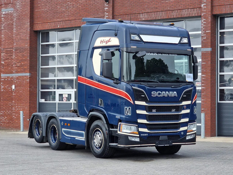 Scania R520 V8 NGS Highline 6x2 - PTO/Hydraulic - Full air - 2.95 WB - Navi - Fridge - Sliding 5th wheel - Tegljač: slika 1 Scania R520 V8 NGS Highline 6x2 - PTO/Hydraulic - Full air - 2.95 WB - Navi - Fridge - Sliding 5th wheel - Tegljač: slika 1