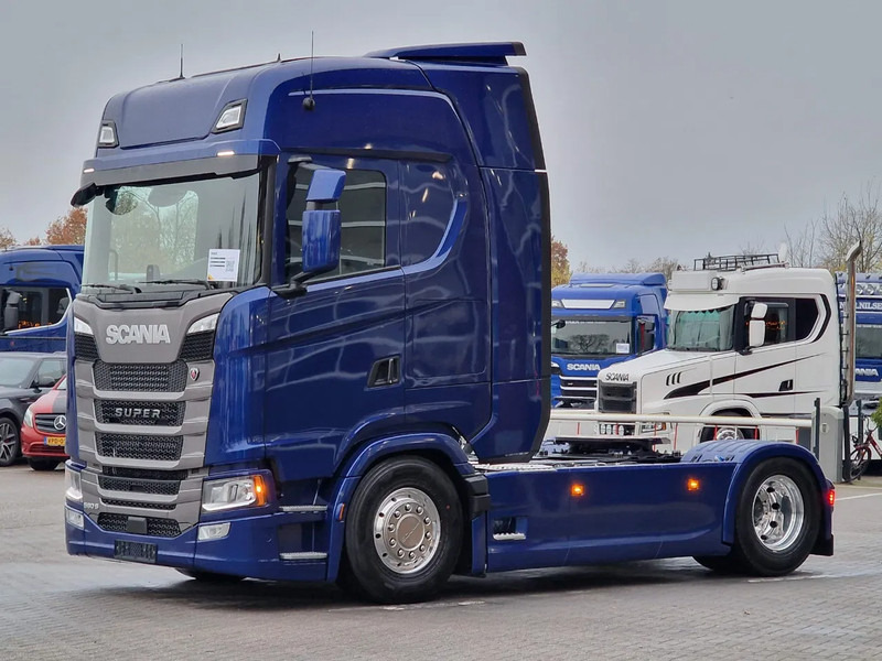 Scania S560 Highline 4x2 - Full spec - Retader - Night clima - Full air - Facelift - 2x tank - Tegljač: slika 3 Scania S560 Highline 4x2 - Full spec - Retader - Night clima - Full air - Facelift - 2x tank - Tegljač: slika 3