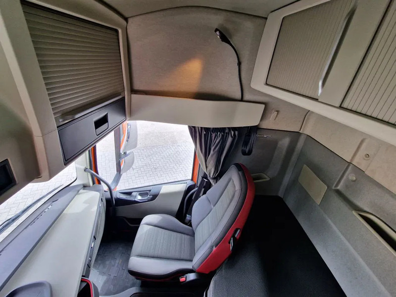 Tegljač Volvo FH 13.500 6x4 - HMF 1153 K2 crane kran grua - Hydraulic - Lift axle - Euro 6: slika 20