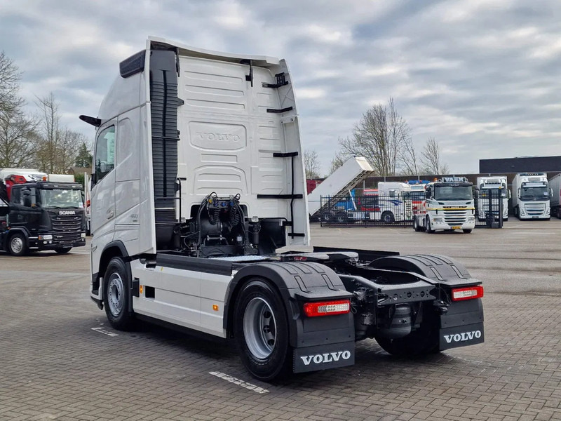 Volvo FH 13.500 Aero Globetrotter XL 4x2 - I Save - I parkcool - 2x tank - Mirror cams - Tegljač: slika 5 Volvo FH 13.500 Aero Globetrotter XL 4x2 - I Save - I parkcool - 2x tank - Mirror cams - Tegljač: slika 5