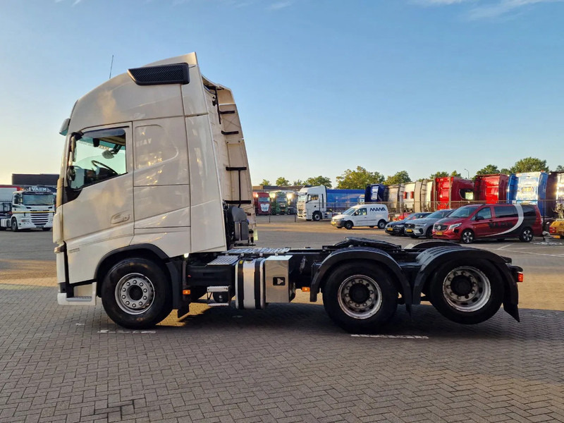 Volvo FH 13.500 Globetrotter XL 6x2 - Full air - 3.20 WB - MA VIN - Low KM - Leather - Tegljač: slika 4 Volvo FH 13.500 Globetrotter XL 6x2 - Full air - 3.20 WB - MA VIN - Low KM - Leather - Tegljač: slika 4