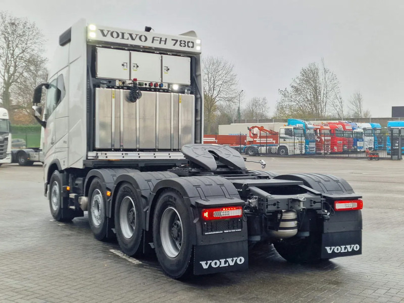 Volvo FH 16.780 8x4*4 Globetrotter XL - 245T GCW - New - Full air - I parkcool - Retarder - Tegljač: slika 5 Volvo FH 16.780 8x4*4 Globetrotter XL - 245T GCW - New - Full air - I parkcool - Retarder - Tegljač: slika 5