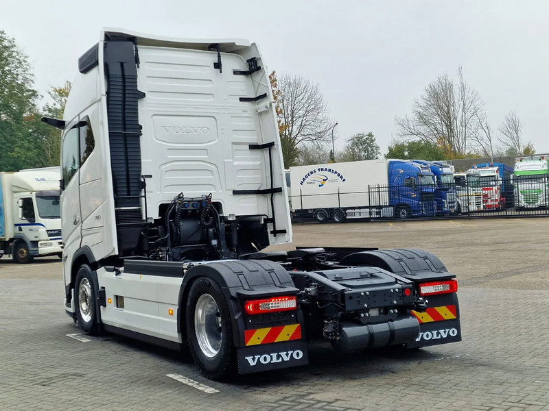 Volvo FH 16 780 Aero Globetrotter XL 4x2 - NEW - Full spec - Retarder - Full air - 2x tank - Tegljač: slika 5 Volvo FH 16 780 Aero Globetrotter XL 4x2 - NEW - Full spec - Retarder - Full air - 2x tank - Tegljač: slika 5