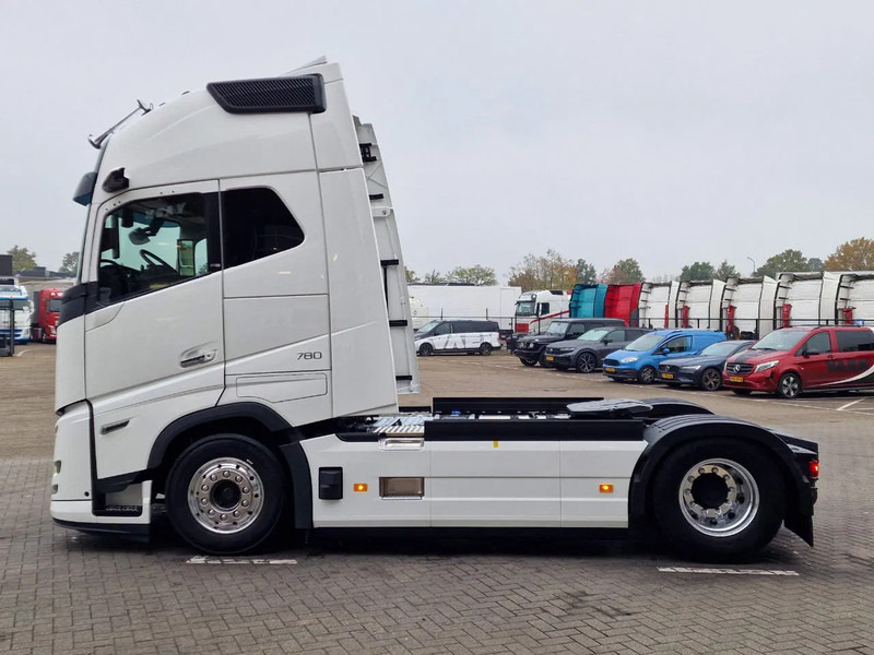 Volvo FH 16 780 Aero Globetrotter XL 4x2 - NEW - Full spec - Retarder - Full air - 2x tank - Tegljač: slika 4 Volvo FH 16 780 Aero Globetrotter XL 4x2 - NEW - Full spec - Retarder - Full air - 2x tank - Tegljač: slika 4
