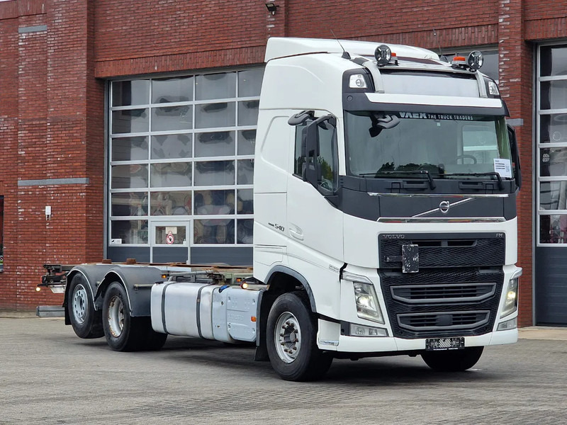 Volvo FH 13.540 Globetrotter 6x2 - BDF - Retarder - 4.90 WB - Full air - Leather - Kamion za prevoz kontejnera/ Kamion sa promenjivim sandukom: slika 1 Volvo FH 13.540 Globetrotter 6x2 - BDF - Retarder - 4.90 WB - Full air - Leather - Kamion za prevoz kontejnera/ Kamion sa promenjivim sandukom: slika 1