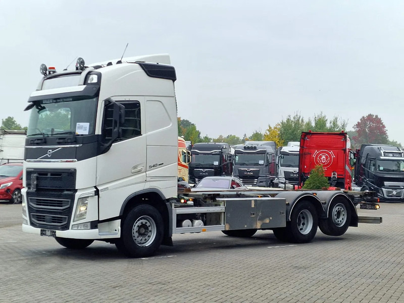 Volvo FH 13.540 Globetrotter 6x2 - BDF - Retarder - 4.90 WB - Full air - Leather - Kamion za prevoz kontejnera/ Kamion sa promenjivim sandukom: slika 3 Volvo FH 13.540 Globetrotter 6x2 - BDF - Retarder - 4.90 WB - Full air - Leather - Kamion za prevoz kontejnera/ Kamion sa promenjivim sandukom: slika 3