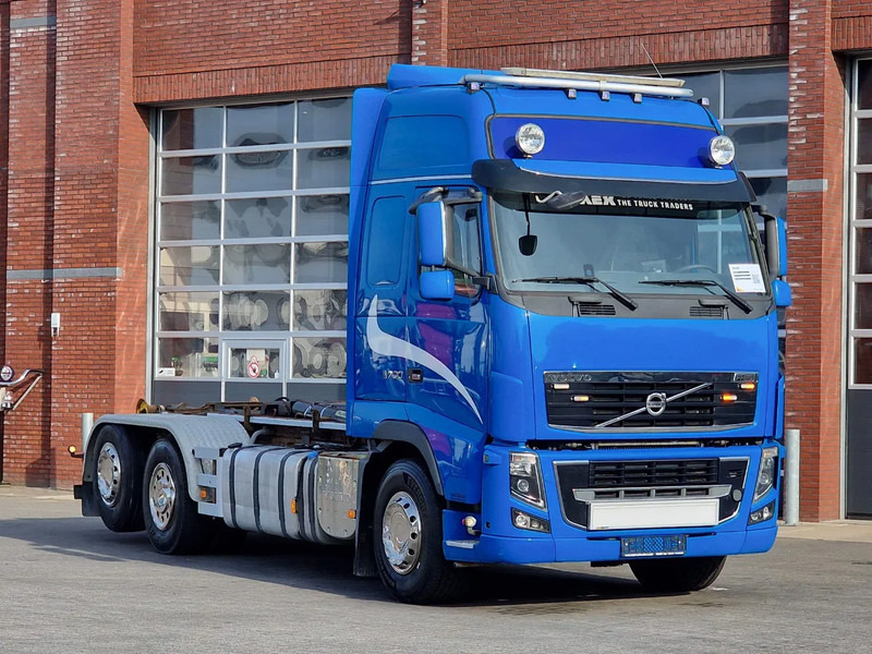 Volvo FH 16.700 Globetrotter 6x2*4 - Palfinger T20 Hook - Retarder - Steering axle - Kamion sa hidrauličnom kukom: slika 3 Volvo FH 16.700 Globetrotter 6x2*4 - Palfinger T20 Hook - Retarder - Steering axle - Kamion sa hidrauličnom kukom: slika 3