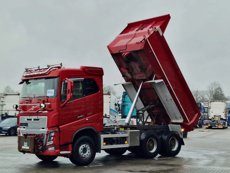 Volvo FH 16.750 6x4 Tipper - Retarder - HUB reduction - Full air - Istovarivač: slika 4 Volvo FH 16.750 6x4 Tipper - Retarder - HUB reduction - Full air - Istovarivač: slika 4